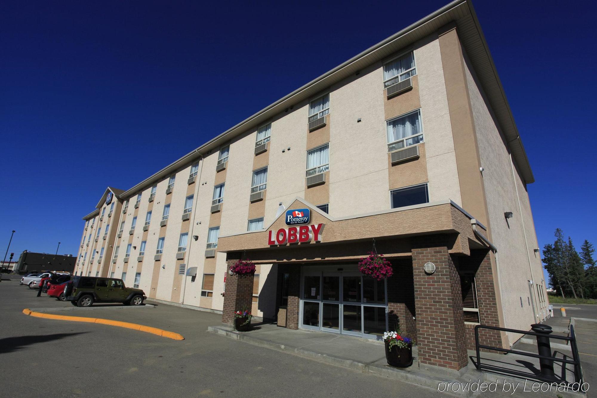 Pomeroy Inn & Suites Fort St. John Екстер'єр фото